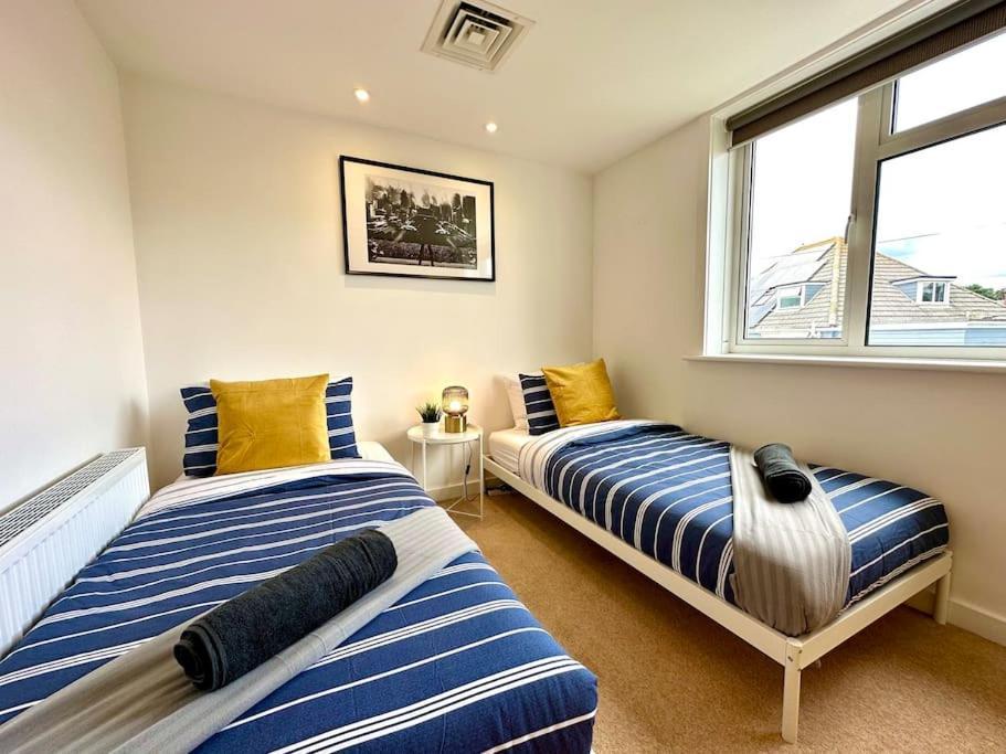 Stunning Panoramic Sea View Beach Location - Sleeps Up To 4 People - Free Parking - The Best Beach! - Great Location - Fast Wifi - Smart Tv - Newly Decorated - Sleeps Up To 4! Close To Bournemouth & Poole Town Centre & Sandbanks Exterior foto